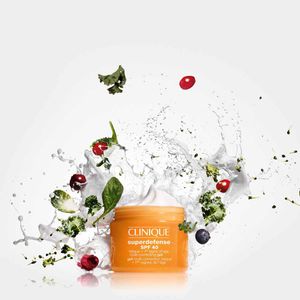 HIDRATANTE DE PIEL PARA ROSTRO GEL FACIAL SUPERDEFENSE™ SPF 40 FATIGUE + 1ST SIGNS OF AGE MULTI-CORRECTING GEL   50 ML