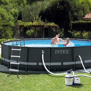 Piscina con Estructura Redonda ULTRA XTR Con Bomba de Arena, Escalera, Tapete Piso y Cubierta Tapa Intex Gris Oscuro Intex 4.88m x 1.22m