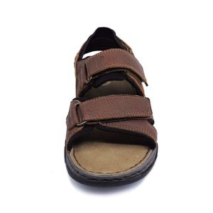 SANDALIA CASUAL EN PIEL