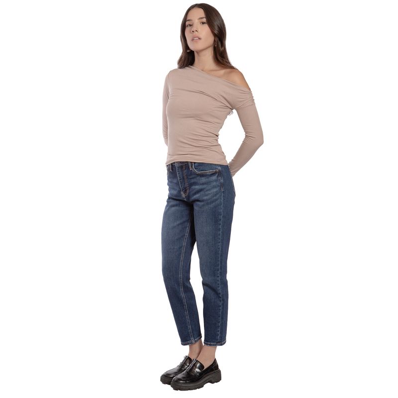 6243555-2.jpg